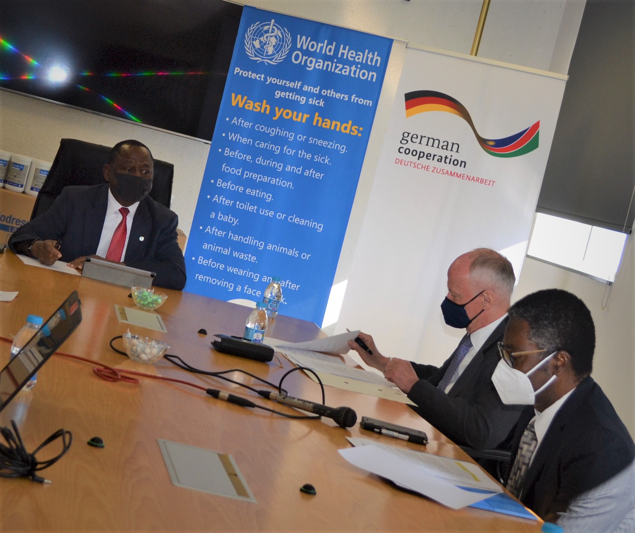 The Federal Government of Germany in partnership with WHO donated donating 462.000 surgical masks worth a little over 2 million Namibian Dollar to the Government of Namibia through the Ministry of Health and Social Services on 23 June 2021 with aim of protecting the frontline health worker against COVID-19.