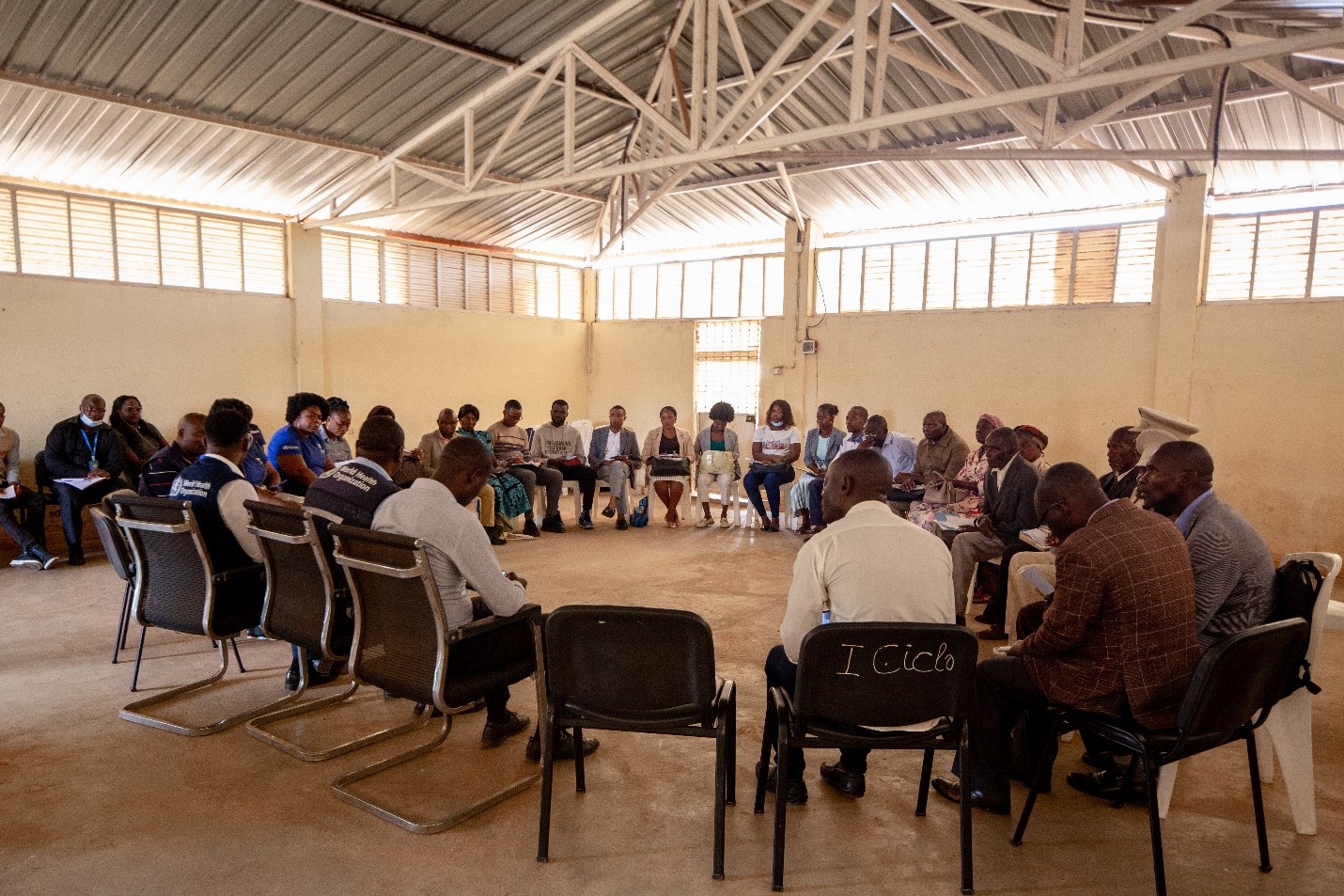 Community meeting with WHO in Huambo