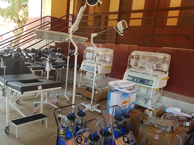 Vue partielle des matériels destinés aux services de amternité des hôpitaux régionaux de Kindia et Kankan