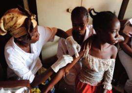 Vaccination contre la rougeole au site de Guitangola à Bangui
