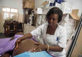 A midwife during a simulation exercise