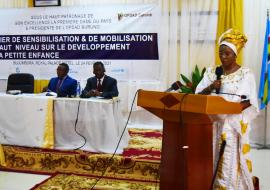 La Première dame du Burundi délivrant son discours