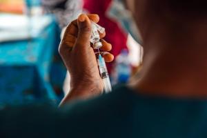 Moins de 10 % des pays africains devraient atteindre l’objectif clé de la vaccination contre la COVID-19