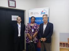 (Au milieu) Dr Tania BISSOUMA-LEDJOU Représentante Résidente p.i de l’OMS Bénin a rencontré M. AOKI Toshimichii, Représentant Résident de l’Agence de Coopération Japonaise Internationale (JICA) au Bénin ( à droite) et son collaborateur (à gauche)