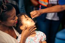 Criança vacinada durante a campanha
