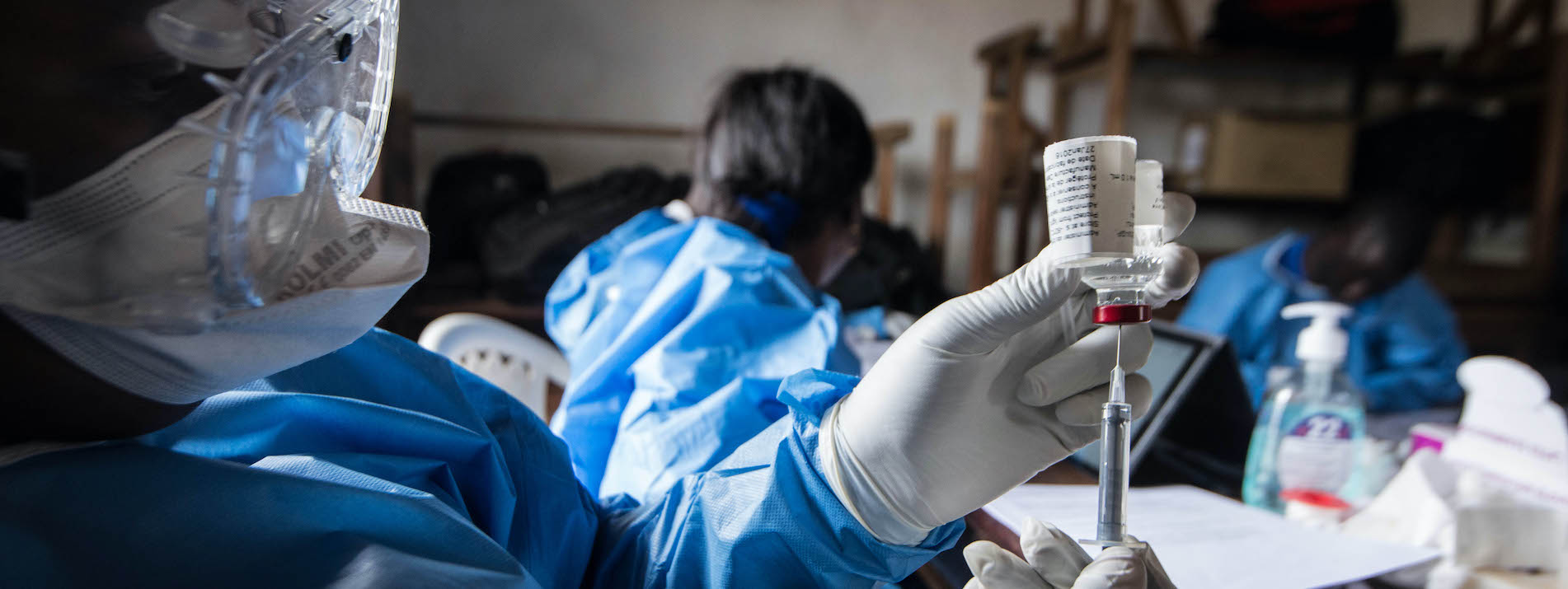 S'appuyer sur la réponse au virus Ebola pour lutter contre le COVID-19 en RDC (12912)