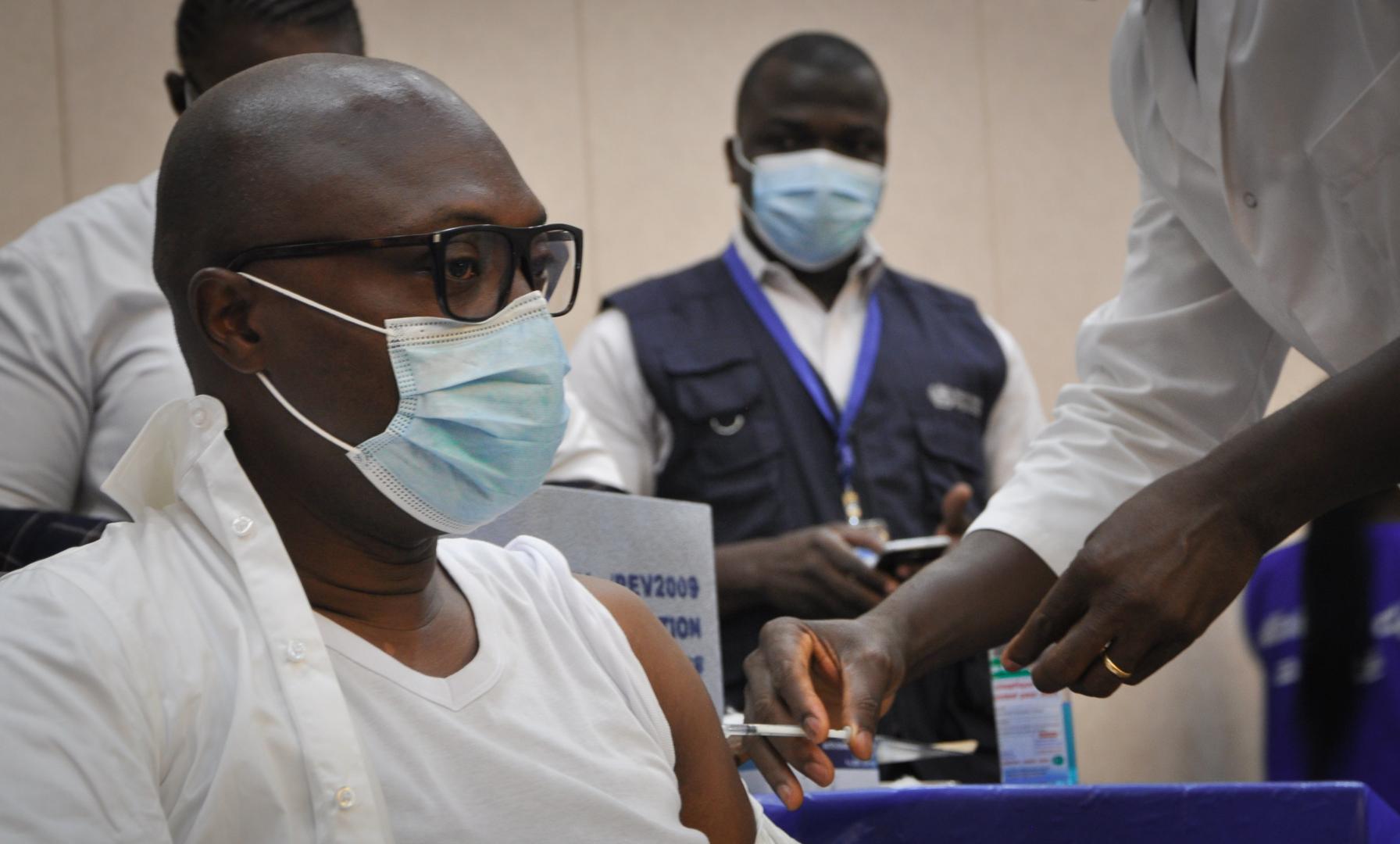 Le Togo vaccine plus de 90 % de son personnel de santé contre la COVID-19