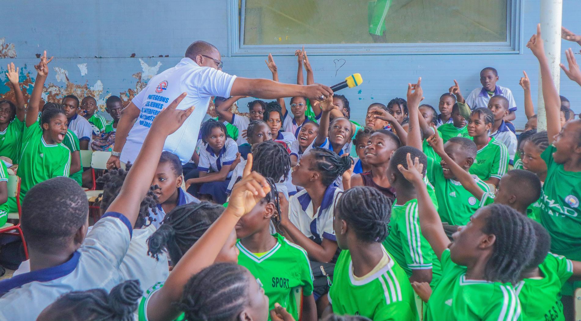 Éducation à la santé : l’OMS renforce la prévention auprès des élèves