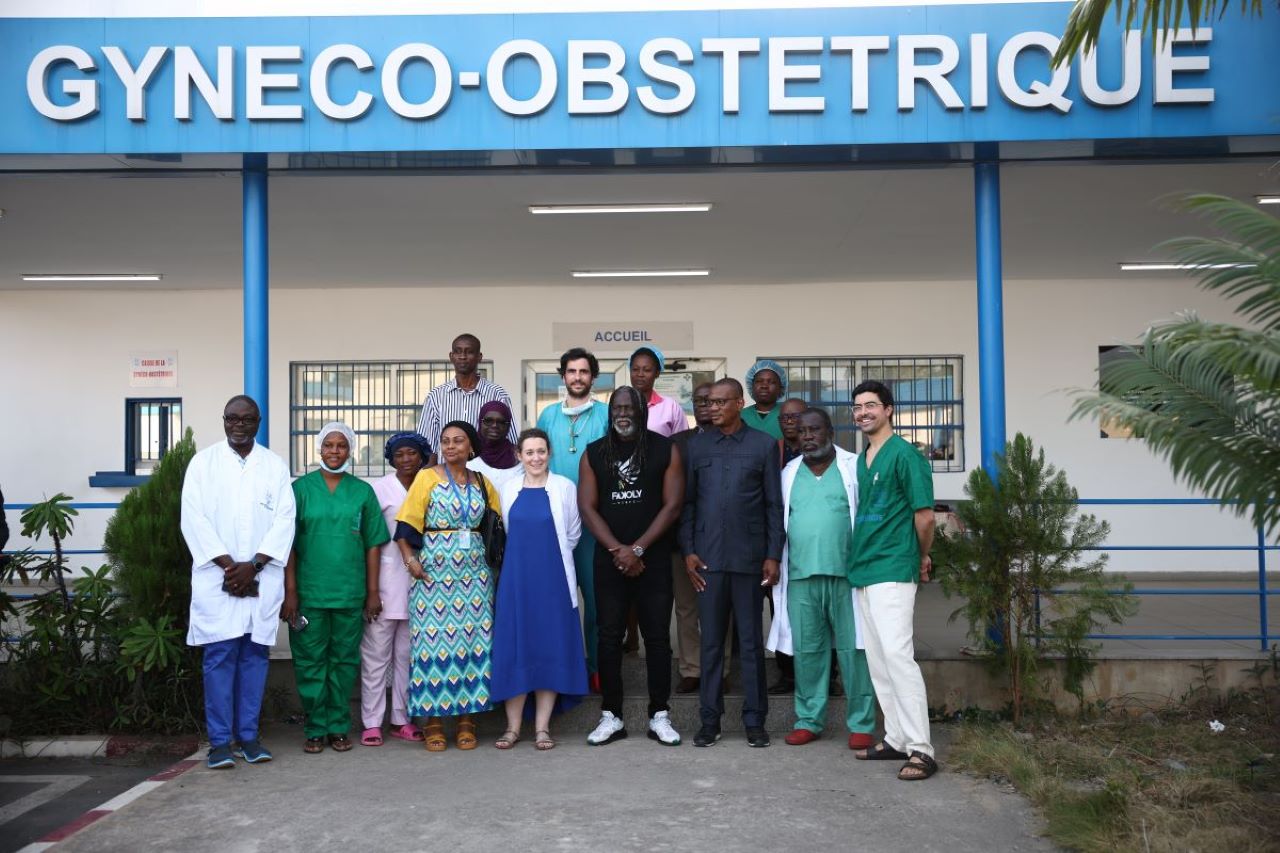 Le projet de réparation des MGF est soutenu par quatre Agences du Système des Nations Unies dont l’Organisation mondiale de la santé (OMS), financé par les Fonds Muskoka, en partenariat avec le Centre Hospitalier Intercommunal André Grégoire (CHICAG) de Montreuil (France) et le Centre Hospitalier Universitaire de Treichville- Abidjan (Côte d’Ivoire). 