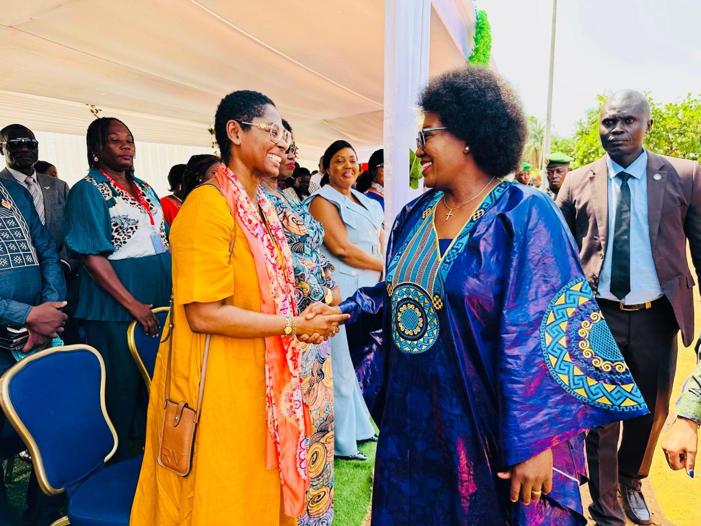 La Première Dame de Centrafrique et la Représentante de l'OMS