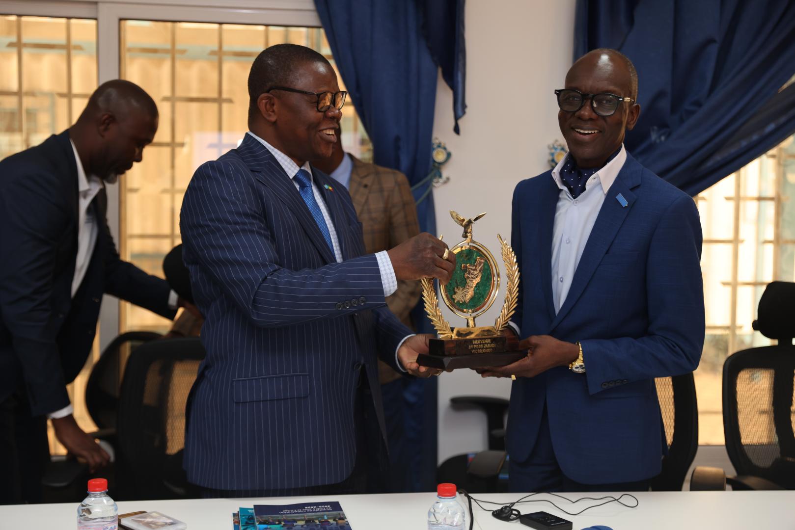 Le Représentant résident de l’OMS Congo avec le Directeur régionale de l'OMS pour l'Afrique