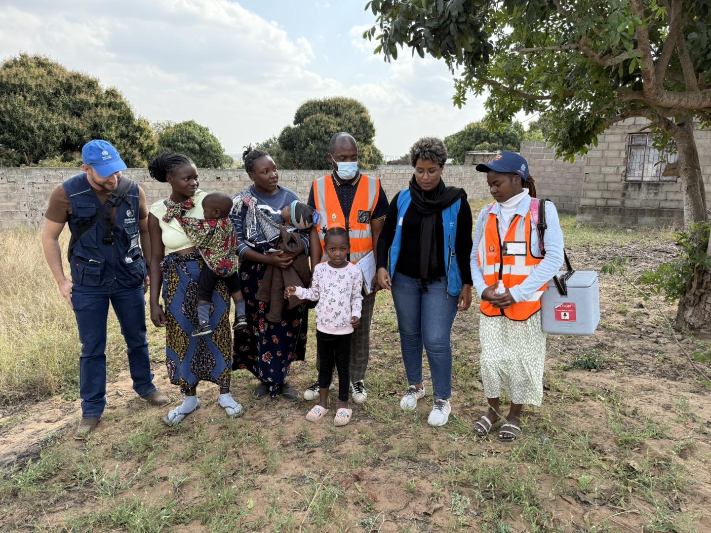 Equipa de vacinação contra a pólio.