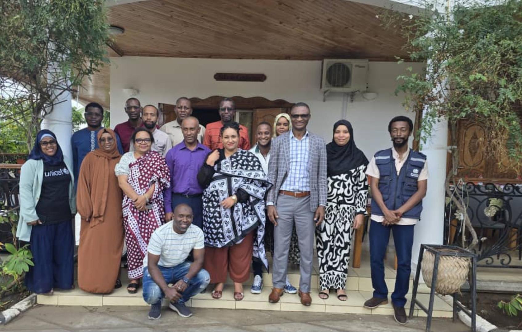 Photo de famille d'une partie des participants à la formation