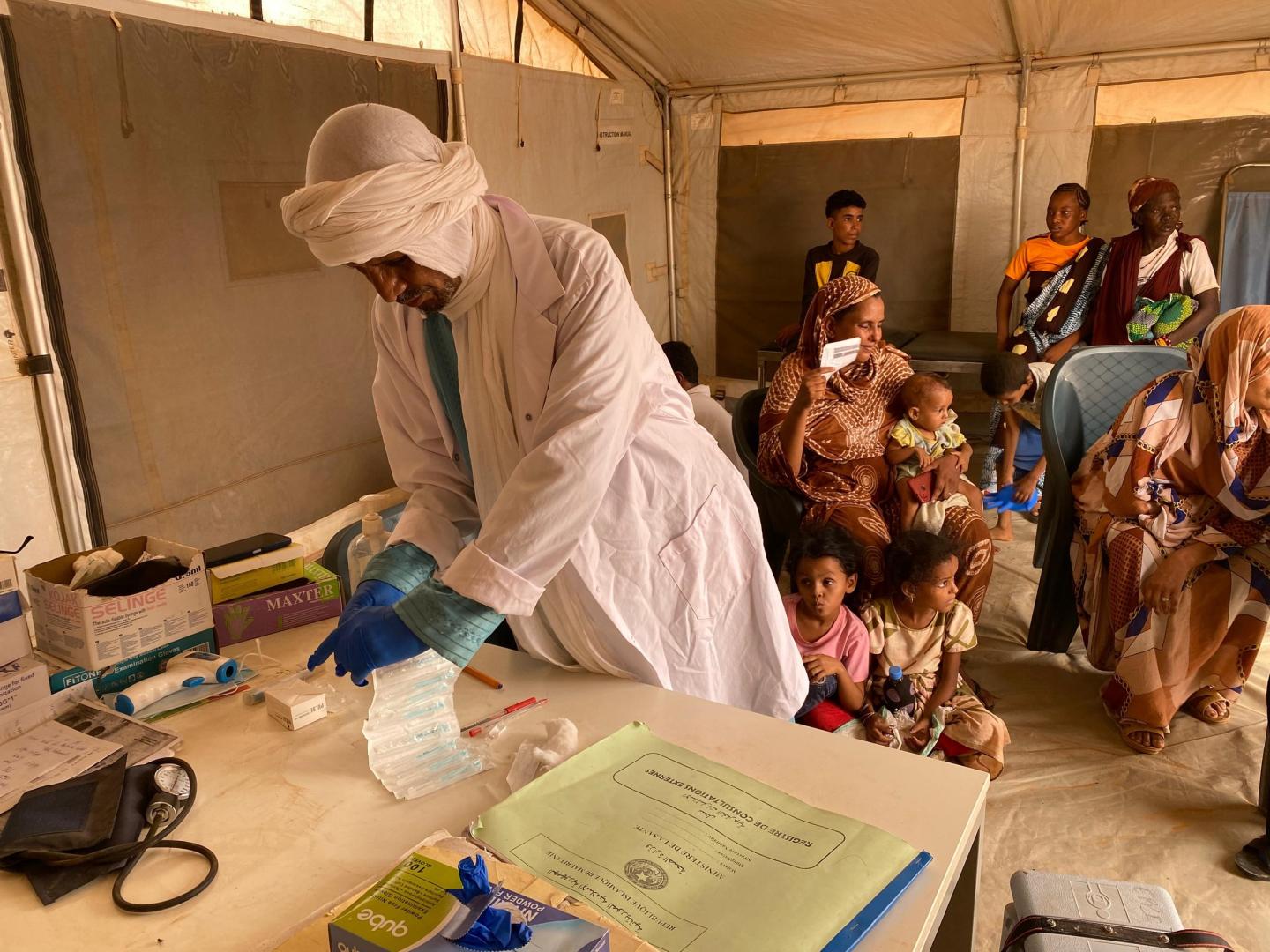 World Humanitarian Day: Nurse Abidine in Mauritania’s Mbera refugee camp carries hope every day