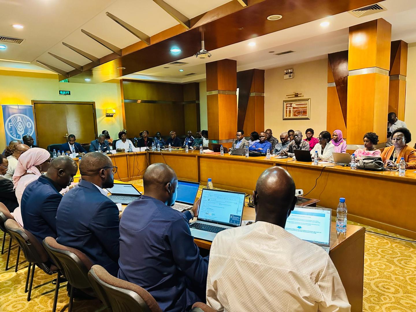 Vue générale de la salle lors de l’atelier national d’évaluation de la résistance aux antimicrobiens, organisé à Bangui du 7 au 11 avril 2025 avec l’appui de la FAO et de l’OMS.