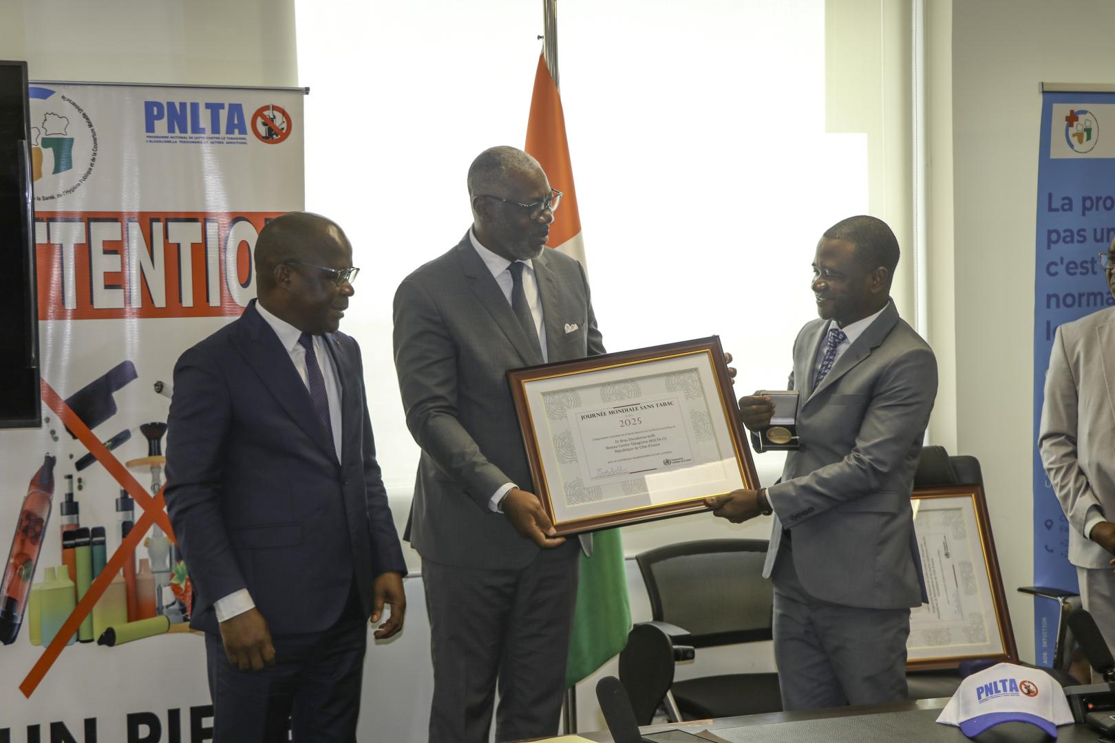 Lutte contre le tabac en Côte d’Ivoire : entretien avec le Dr Brou Dieudonné Koffi, lauréat du Prix Antitabac de l’OMS