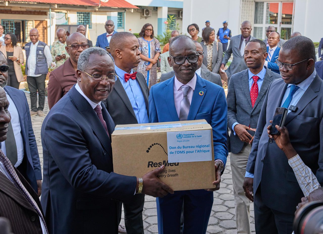 L'OMS fait don de fournitures et d'équipements médicaux pour soutenir les services de santé au Congo