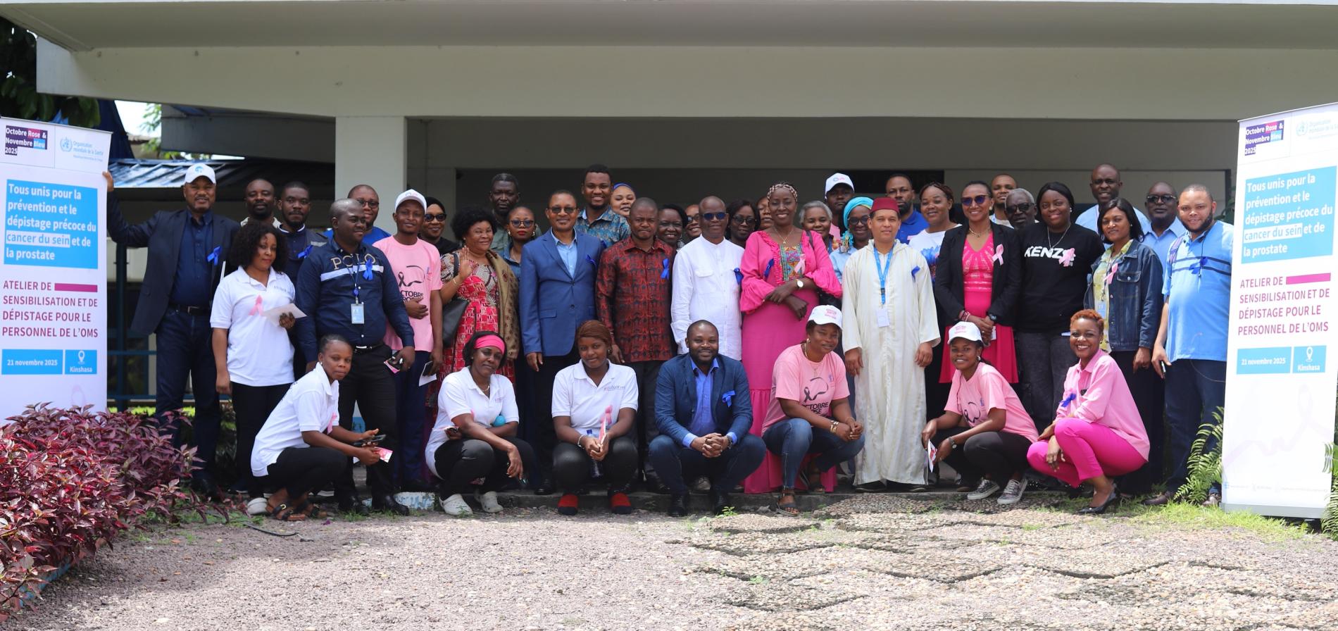 En rose ou en bleu, le personnel de l’OMS en RDC sensibilisé aux cancers du sein et de la prostate