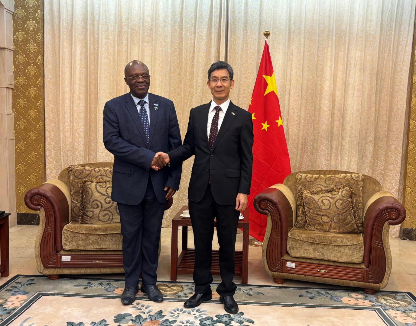 OMS Guiné-Bissau e Embaixada da China analisam oportunidades para o reforço da cooperação em saúde em reunião de cortesia