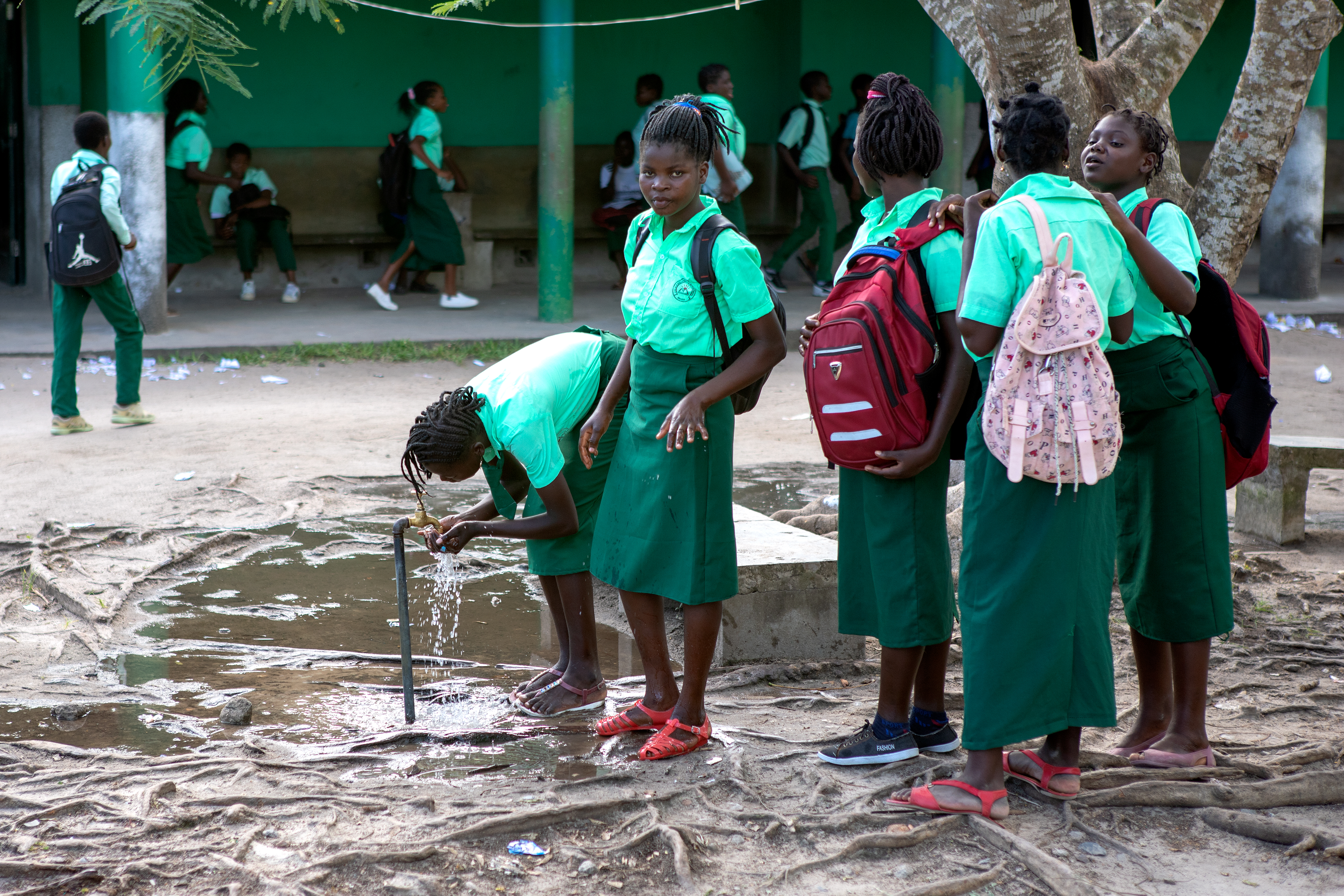 FOTO – OMS - Emergências Moçambique Dondo OCV água potável na escola 04APR2019 Cumberland