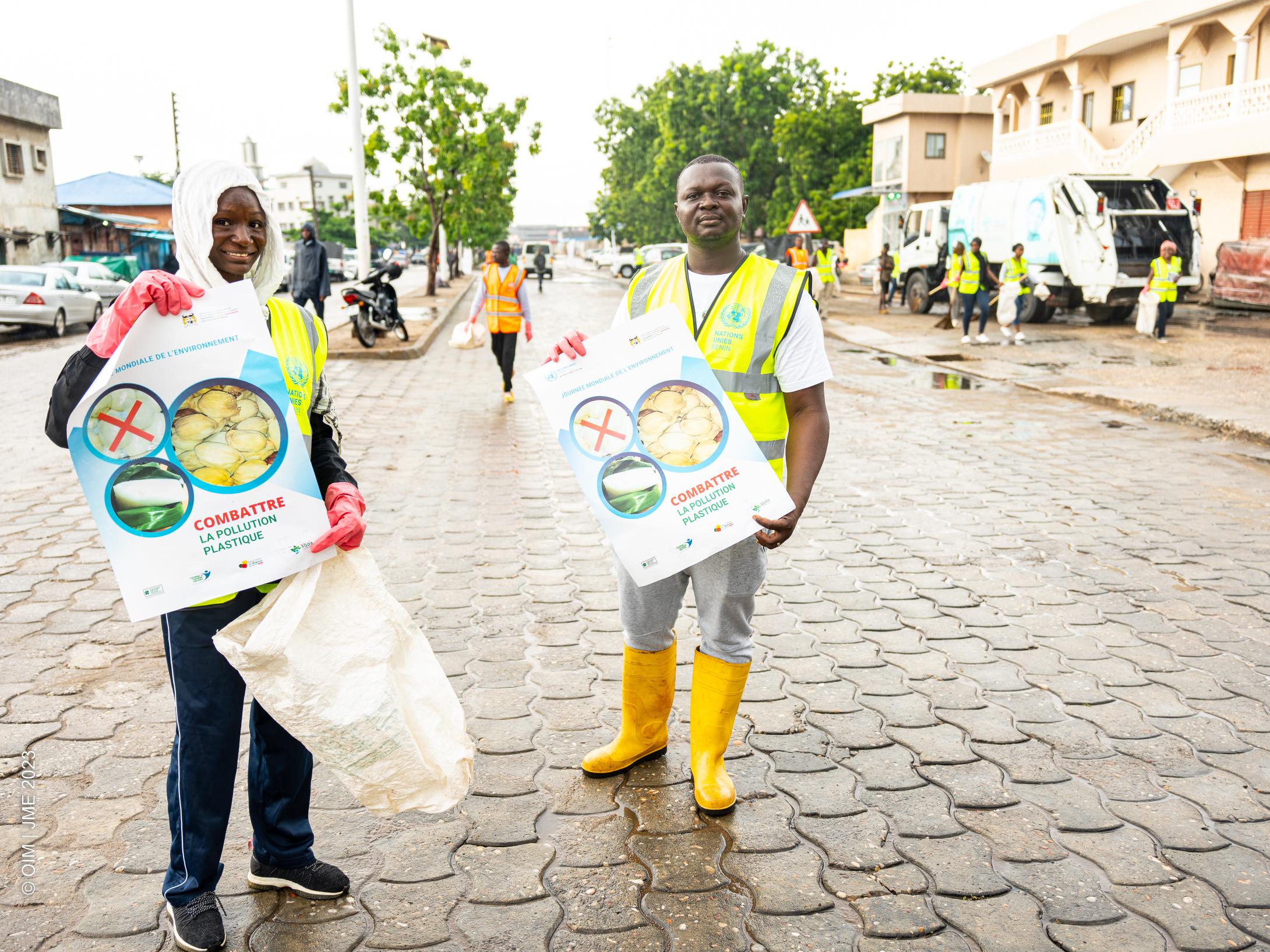séances de sensibilisation sur la pollution plastique dans les rues du quartier Zongo