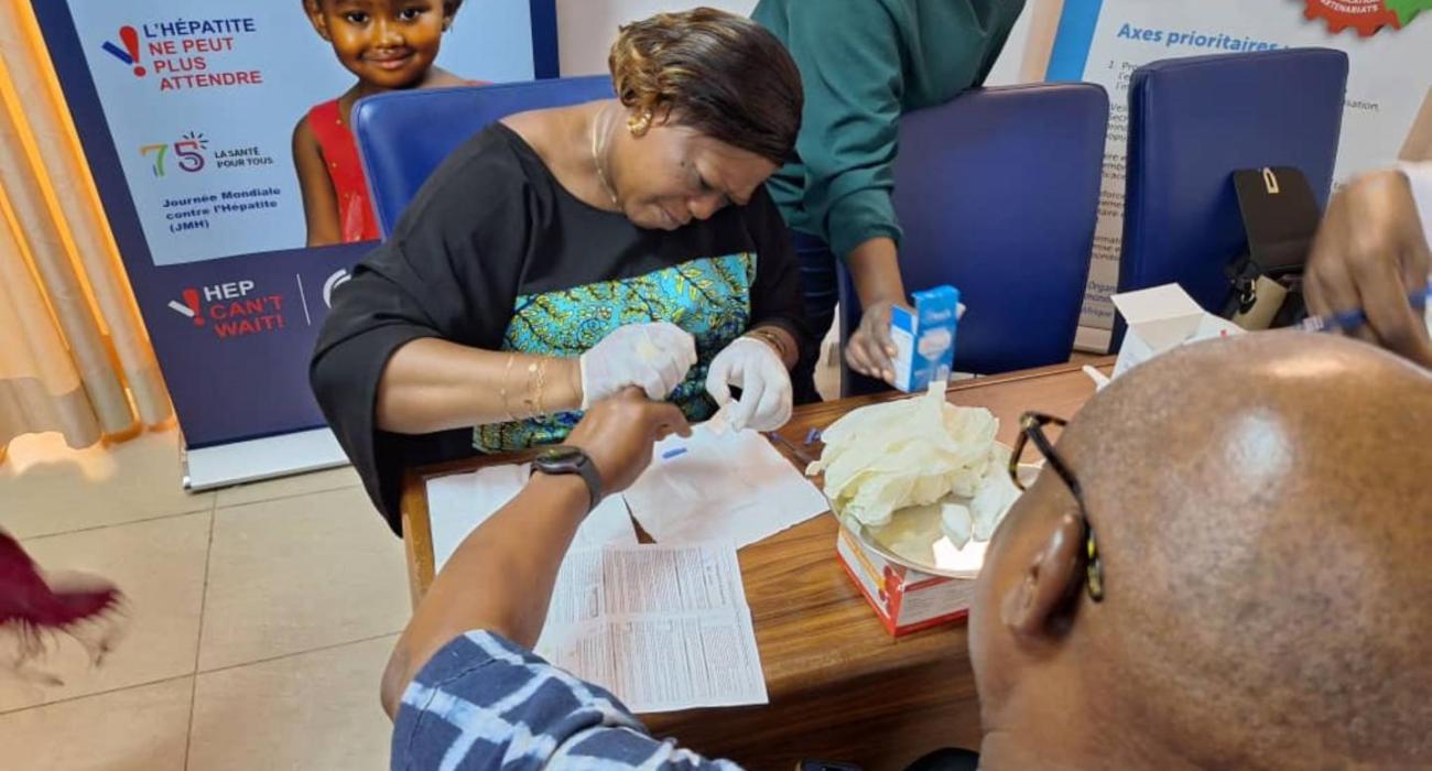 Dépistage et vaccination du personnel de l’OMS contre l’hépatite B