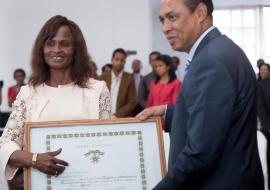 Le Dr Céline Seignon est Officier de l’Ordre National malagasy.