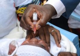 Les campagnes de vaccionation contre la polio ont sauve des millions denfants dans le monde