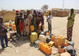 1.	Internally Displaced Persons cueing up for water at Muna IDPs camp. Photocredit: WHO/CE.Onuekwe 