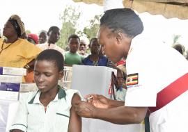 Mais de 18 milhões de crianças no Uganda serão vacinadas contra o sarampo, a rubéola e a poliomielite numa campanha de vacinação em massa