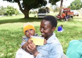 Vaccination baby against Yellow fever 