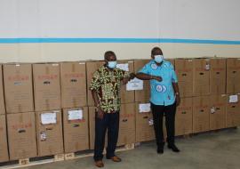 A OMS entregou ao Ministério da Saúde de São Tomé e Príncipe 50 Concentradores de Oxigênio