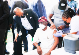 Governor Babajide Sanwo-Olu receiving the Astrazenca vaccine in Lagos today.
