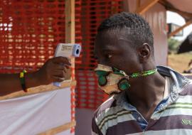 La surveillance communautaire, un élément central de la lutte contre l'épidémie d'Ebola en Guinée