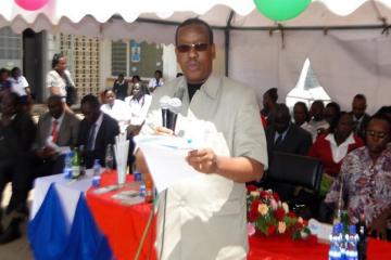 UNICEF Country Director, Mr Marcel Rudasingwa delivers the UN speech at the launch of WIW at Makadarara groun