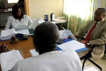 01 WR briefing the Gambian delegation to the 65th WHA