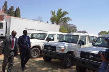 WR and Dep Min inspecting vehicles