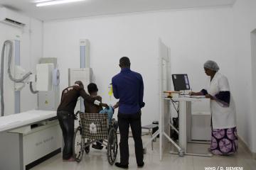 Examen médical d'un patient au CNRD, juin 2019
