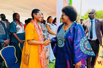 La Première Dame de Centrafrique et la Représentante de l'OMS