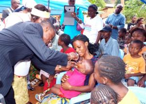 Le Vice –Gouverneur du Bas Congo a lancé conjointement avec l’OMS, l’UNICEF et d'autres partenaires la campagne de vaccination contre la polio