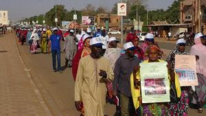 Promouvoir le sport pour la santé: une marche de 2 km avec la particpation des staffs du ministère, de l’OMS et de la population de Niamey