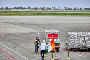 Débarquement des vaccins sur le tarmac de l’aéroport international Félix Houphouët-Boigny d’Abidjan