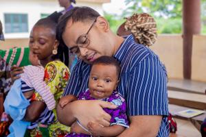 Accélérer le déploiement de la vaccination antipaludique en Afrique grâce au partage d'expériences entre pays