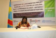 Mme Valérianne Mumba Kiboko, ministre provinciale du Genre, Famille et Enfant lors du lancement du projet de lutte contre le choléra dans le Haut-Katanga pour renforcer les interventions communautaires d'urgence. Crédit, OMS/Joel Lumbala