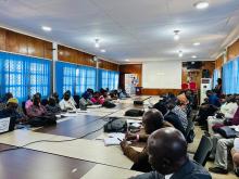 Vue panoramique des participants de l'atelier