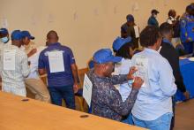 Séance d'appréciation positive entre collègues